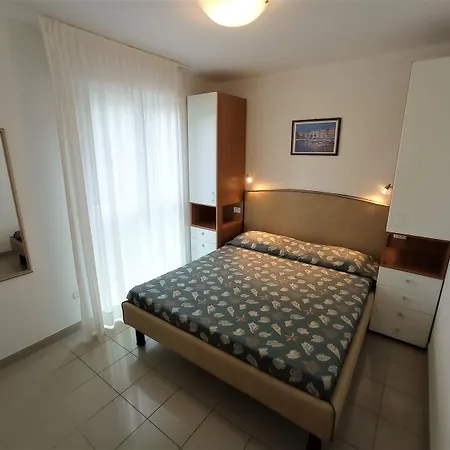 Apartment By The In Lignano - Beahost